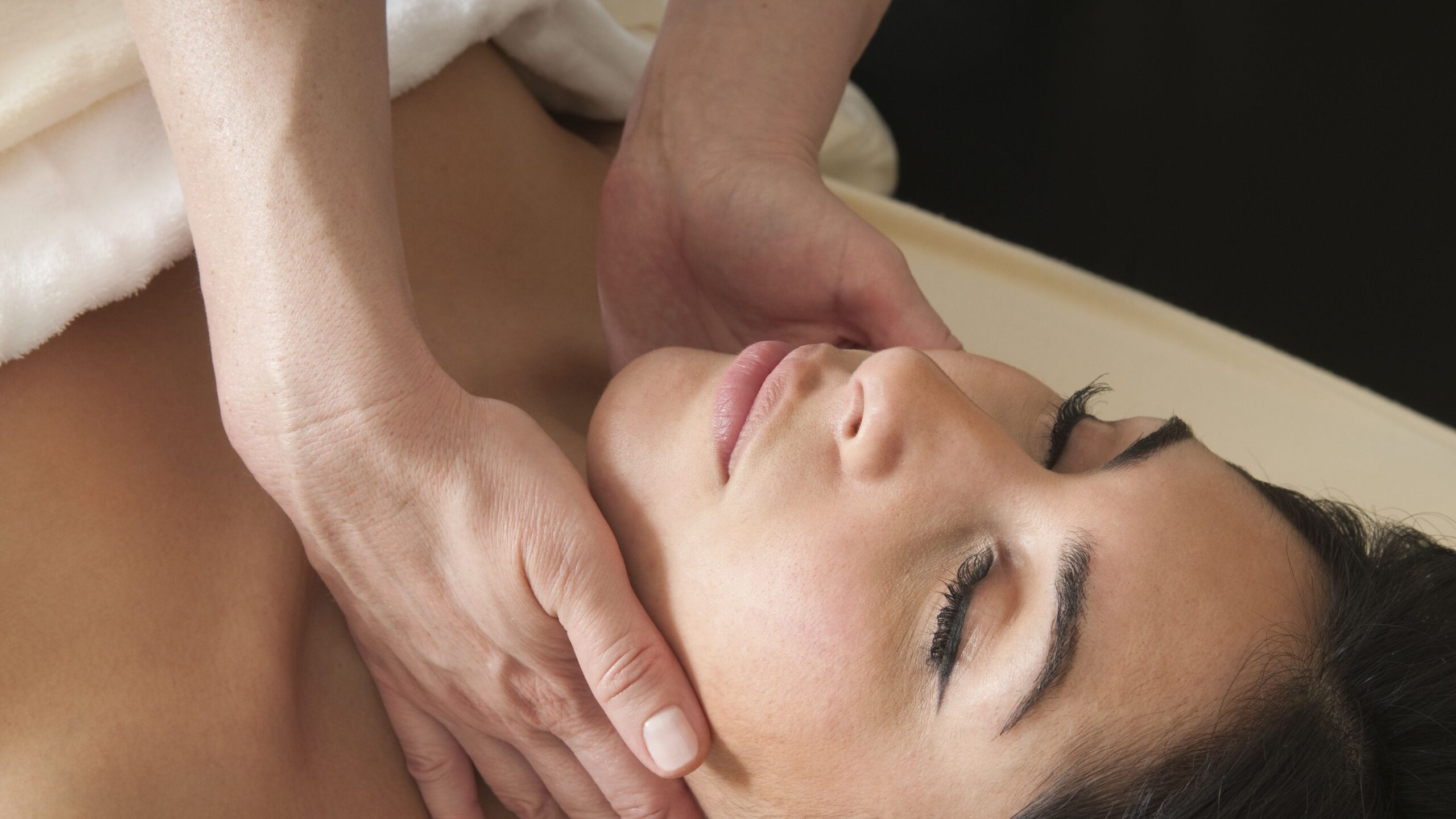 Lymphatic drainage massage in Altamonte Springs FL at Ultimate Massage Studio